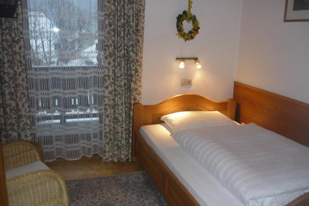 Pension Schierl Faistenau Rum bild