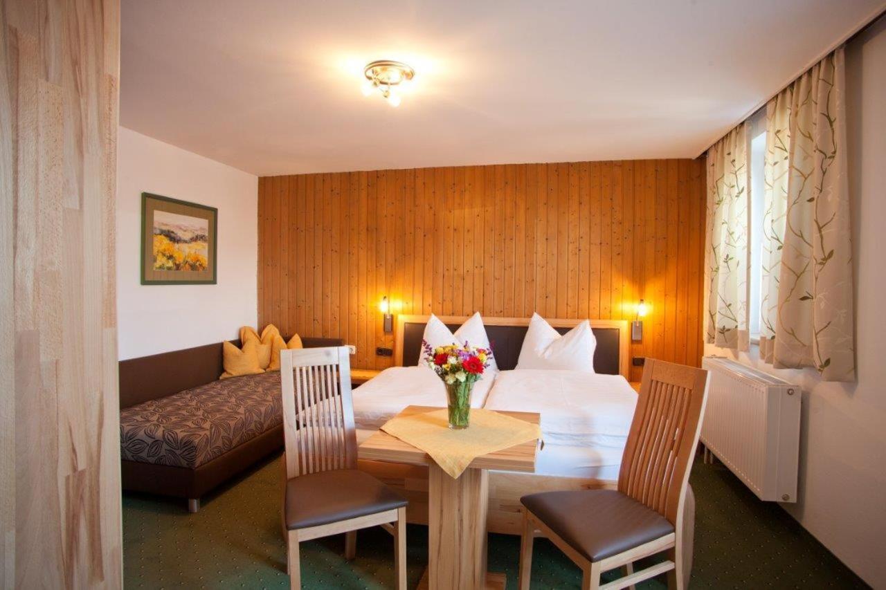 Pension Schierl Faistenau Rum bild